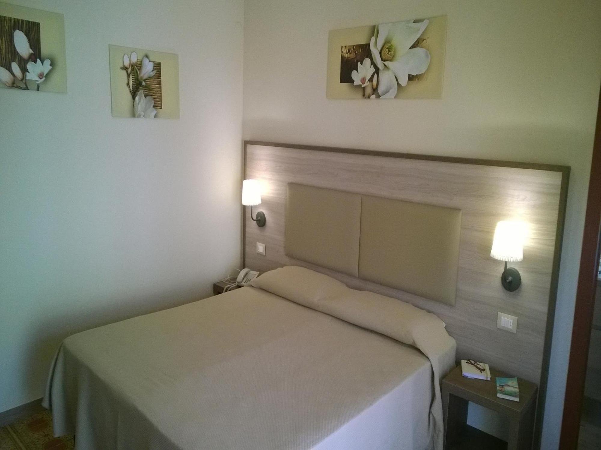 Amelia Dream View Hotel Momigno Buitenkant foto