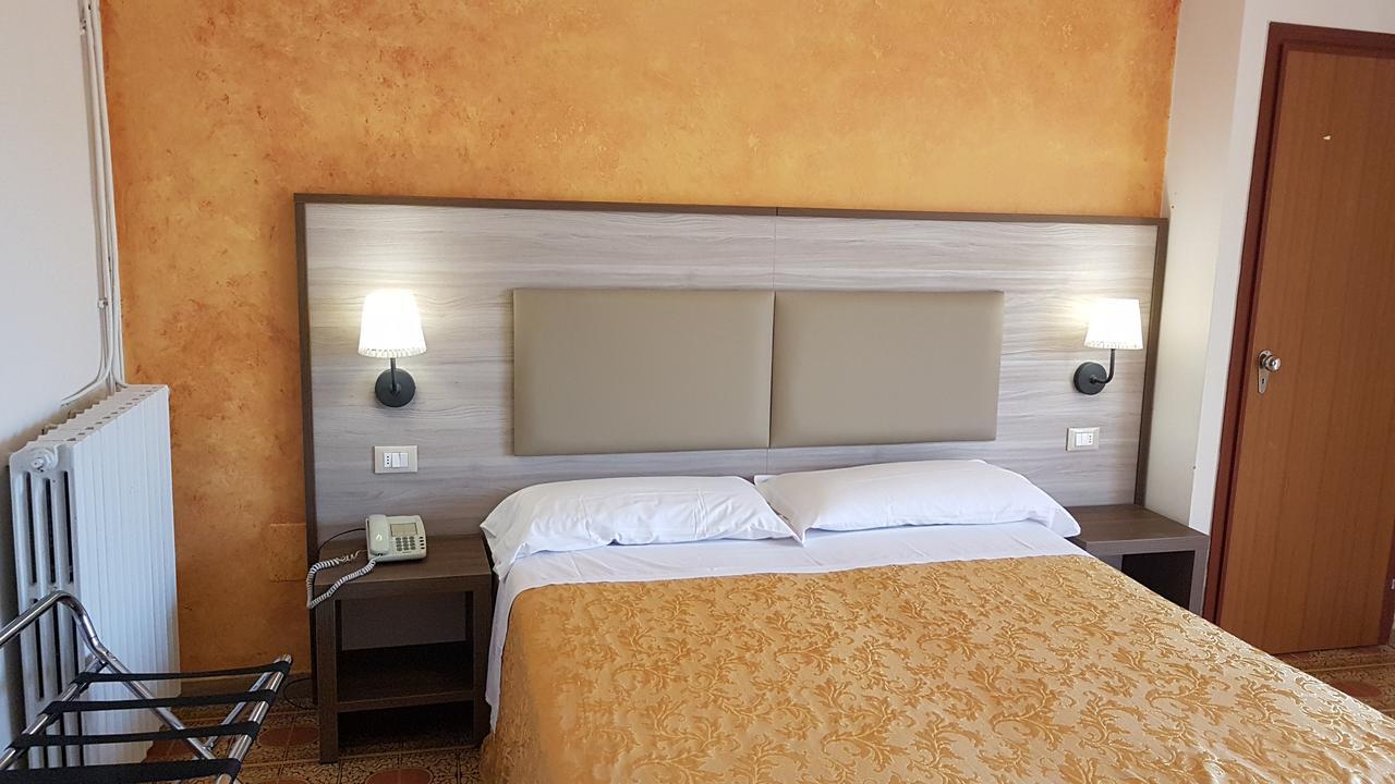 Amelia Dream View Hotel Momigno Buitenkant foto