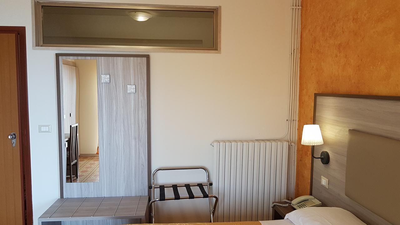 Amelia Dream View Hotel Momigno Buitenkant foto